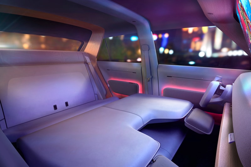 Volkswagen ID. LIFE Electric City Car Small EV Motor Show IAA MOBILITY 2021 Compact Crossover Mini Sustainability Concepts