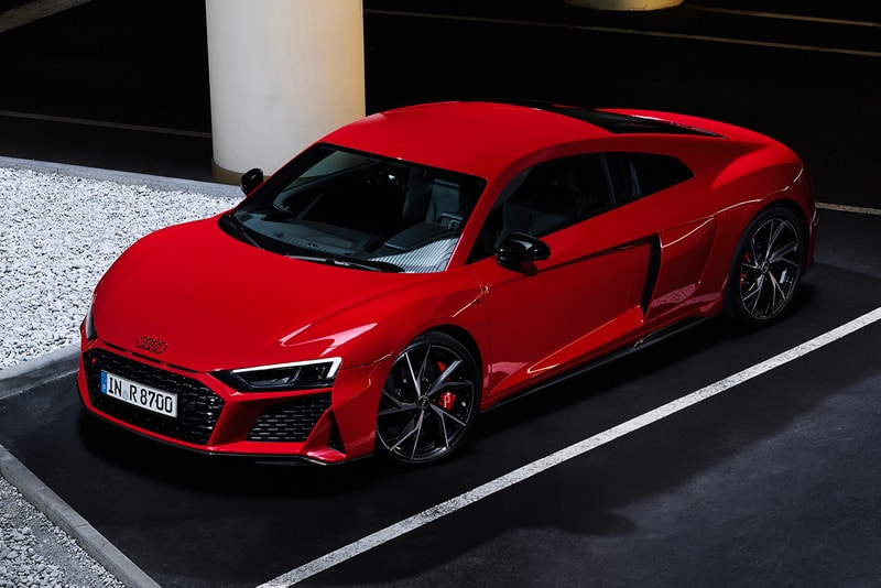 Audi R8 V10 Performance RWD Rear Wheel Drive 2021 Update Coupé Spyder Lamborghini Engine German Supercar Performance Speed Power Price