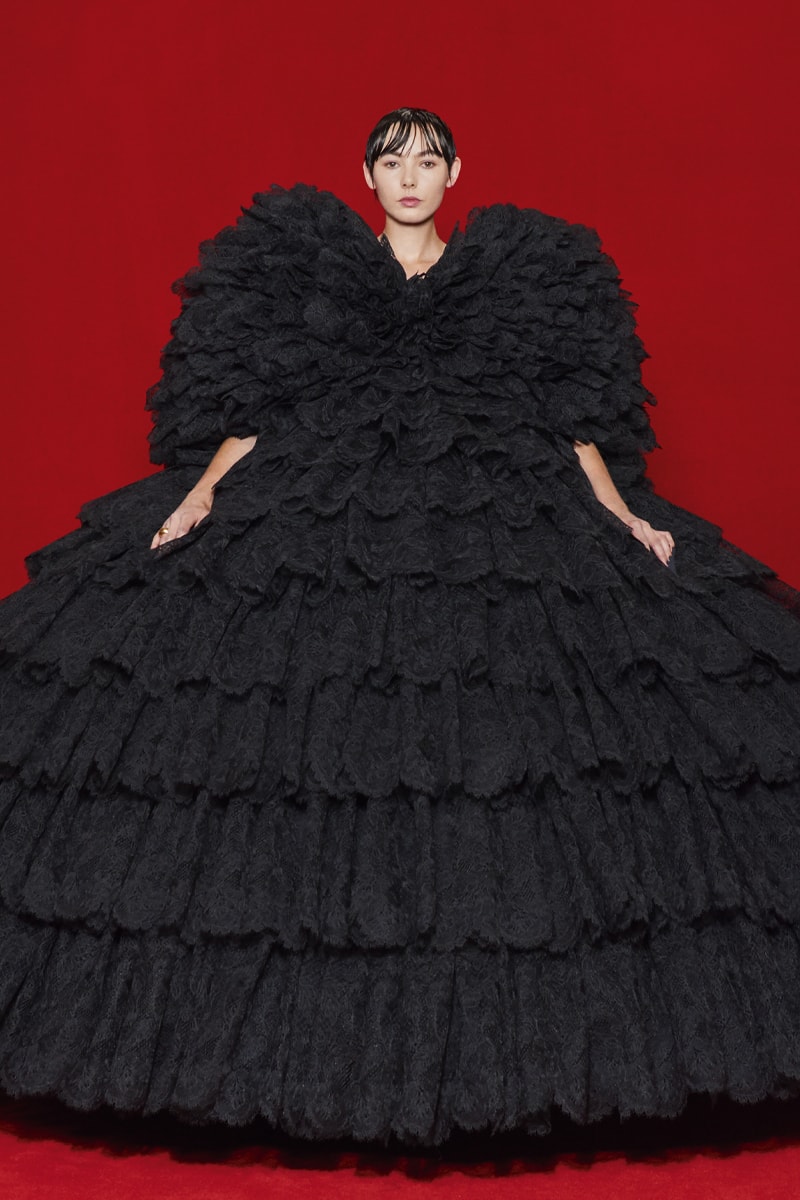 Balenciaga SS22 Reinterprets the Classic Hollywood Red Carpet Balenciaga Spring/Summer 2022 Collection Lookbook simpsons 