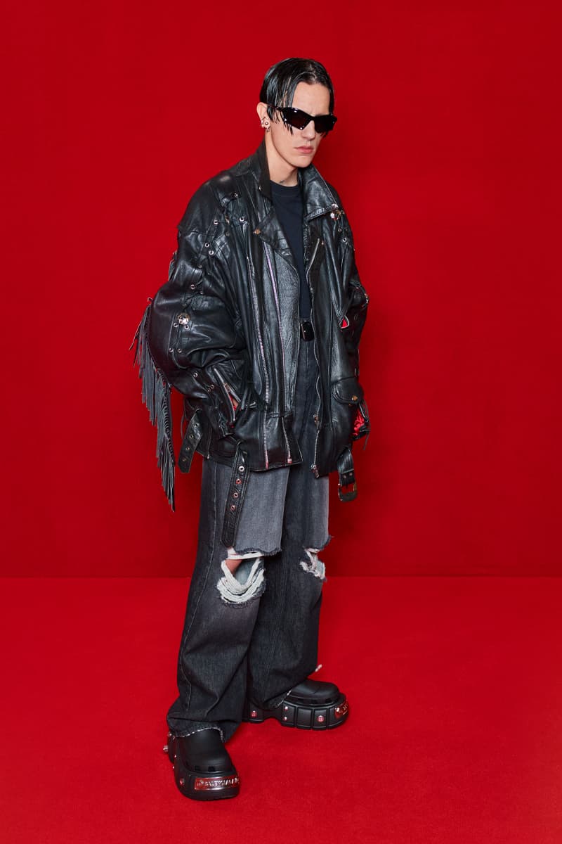 Balenciaga SS22 Reinterprets the Classic Hollywood Red Carpet Balenciaga Spring/Summer 2022 Collection Lookbook simpsons 