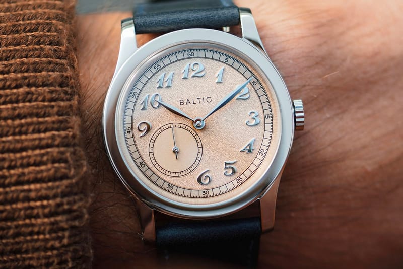 BALTIC Releases Its First Watch With a Micro-Rotor the "MR01"