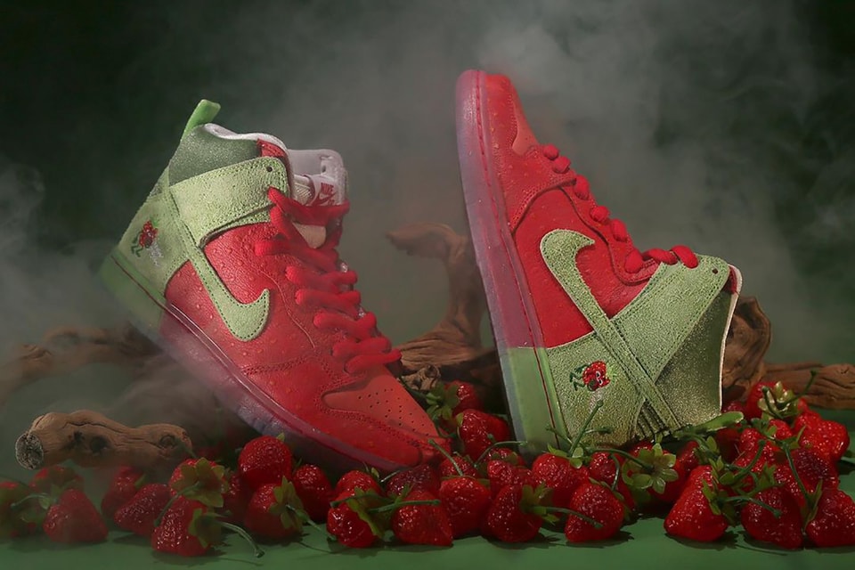 Nike Air Force 1 High (Team Red) - Sneaker Freaker