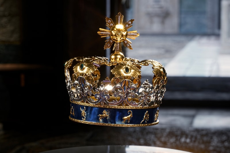 Dolce & Gabbana Sets $6 Million USD Fashion NFT Record cryptocurrency ethereum non fungible token ether race china digital collection unxd collezione Genesi 