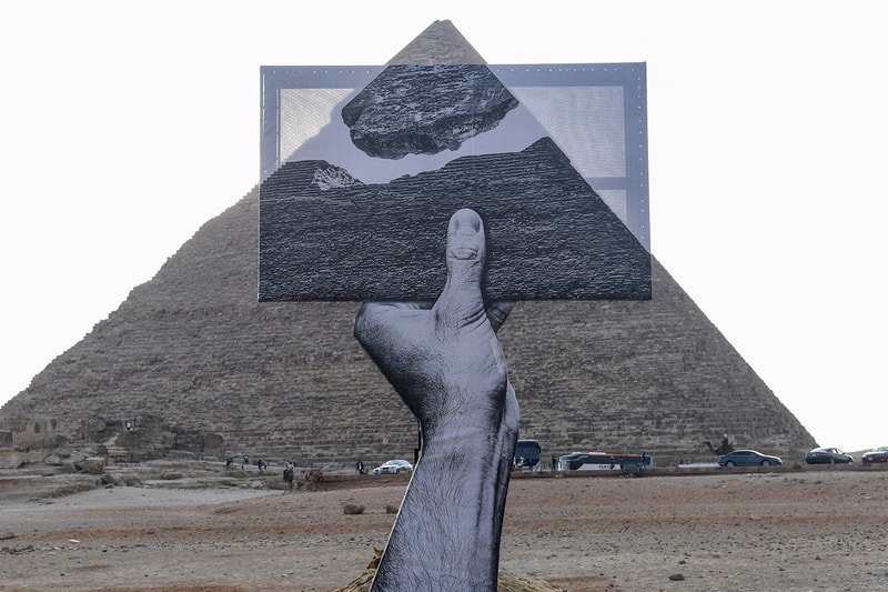 Giza Egypt Pyramids "Forever is Now" Art Exhibition UNESCO Simon Watson Art D'Égypte