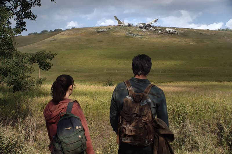 hbo max naughty dog the last of us live action adaptation pedro pascal joel set production photo 