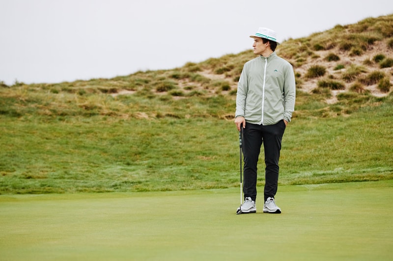J. Lindeberg HYPEGOLF fashion style sports golf wear collection capsule fall winter 21  Aim Higher Gradient Tech™, Active Mesh™ and The Elements™ Cotton Elite, Tech Wool and Soft Jersey Brushed BlueSign® or Oekotex® certified contrasting fabrics, refined practicalities and a mix of, neutral and strong, bright color options waterproof hybrid jacket with PrimaLoft® padding