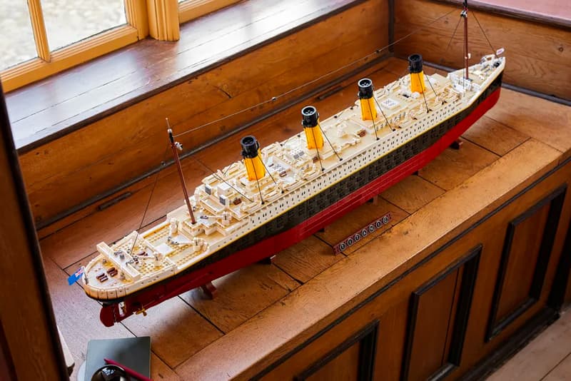 LEGO 9090 Piece RMS Titanic Largest Official Set Ever 1.35 meters 135 cm largest biggest longest maritime cruise ship stand nameplate three instruction books release info 