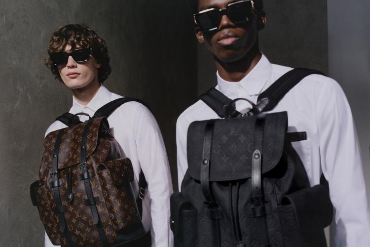 louis vuitton backpack cooler Beige Checkerboard toned brass rivets to a removable leather handle YETI 24 Can Hopper Flip