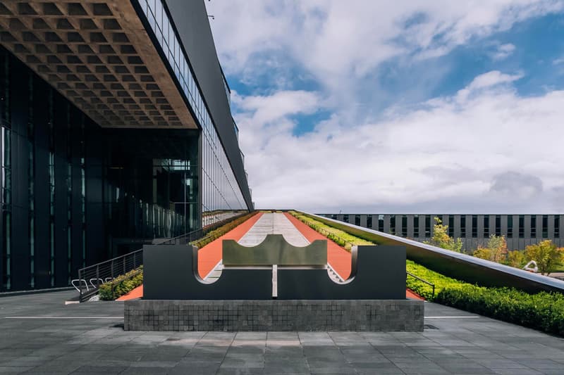 Nike Unveils LeBron James Innovation Center strive for greatness nike sport research lab nsrl motion-capture installation nike explore team athletes basketball court endurance strack 