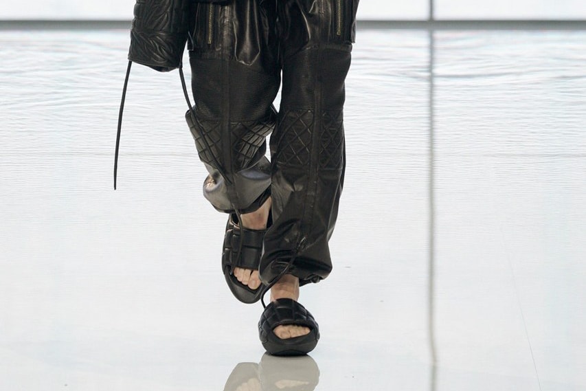 Paris Fashion Week 2021 Spring Summer 2022 SS22 Best Sneakers Footwear Designers Runway COMME des GARCONS Salomon Balmain Lanvin Batman YEEZY YZY KNIT RNNR Givenchy Heliot Emil Victor Julius Juul Balenciaga Crocs Runner 