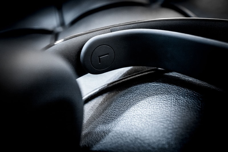 Closer Look PS5 Pulse 3d Wireless Headset in Midnight Black