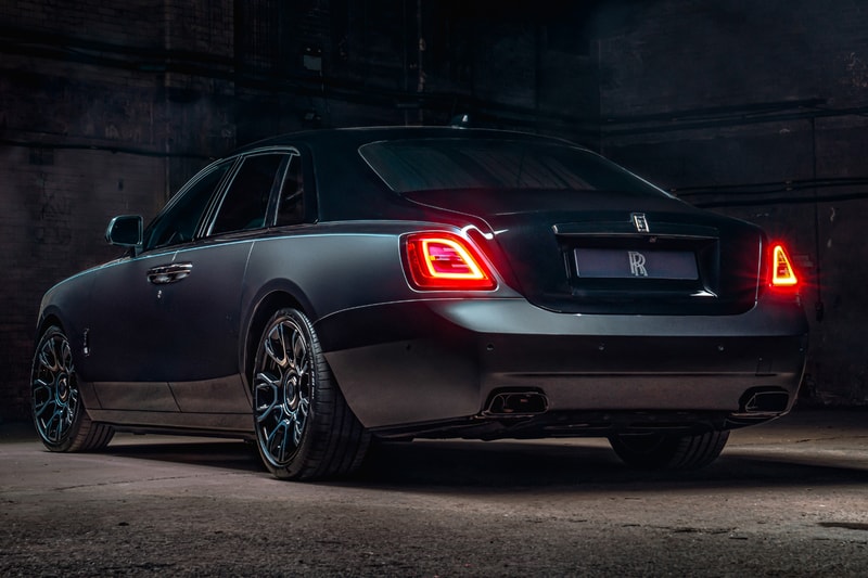 Rolls-Royce Black Badge Ghost 6.75-Liter V12 600 PS Technical Carbon Fiber Veneer Sporty Four Door Luxury British Car Limo Phantom Cullinan Wraith RR