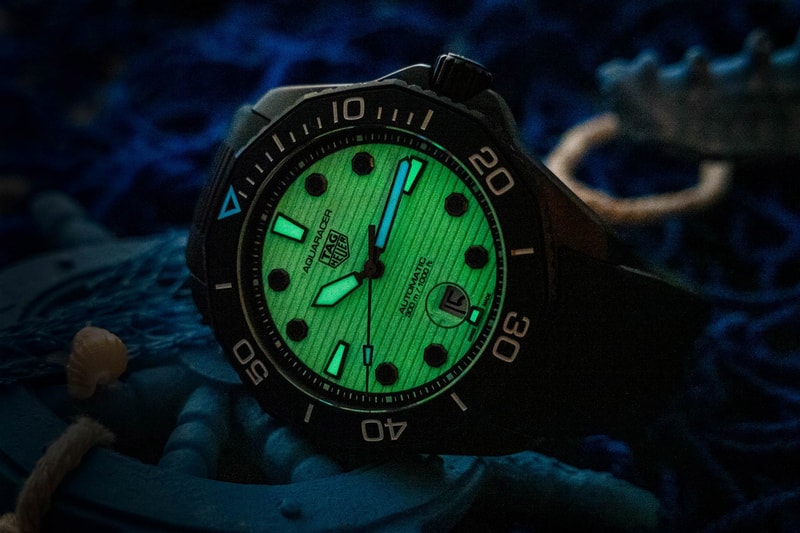 TAG Heuer Aquaracer Professional 300 Night Diver closer look WBP201D.FT6197 James bond The Living Daylights Timothy Dalton 