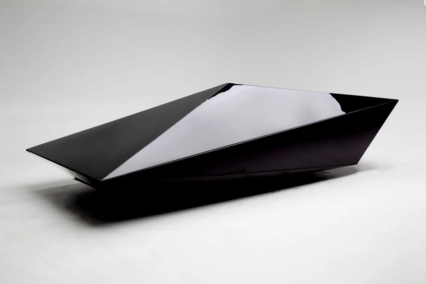 United Nude Lo-Res Concept BaT распродажа за 111 тысяч долларов