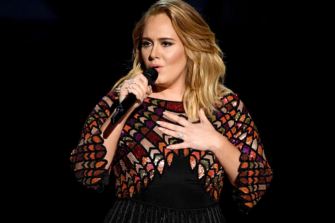 Adele 30 Best-Selling Album biggest debut 2021 surpasses drake certified lover boy taylor swift evermore clb 
