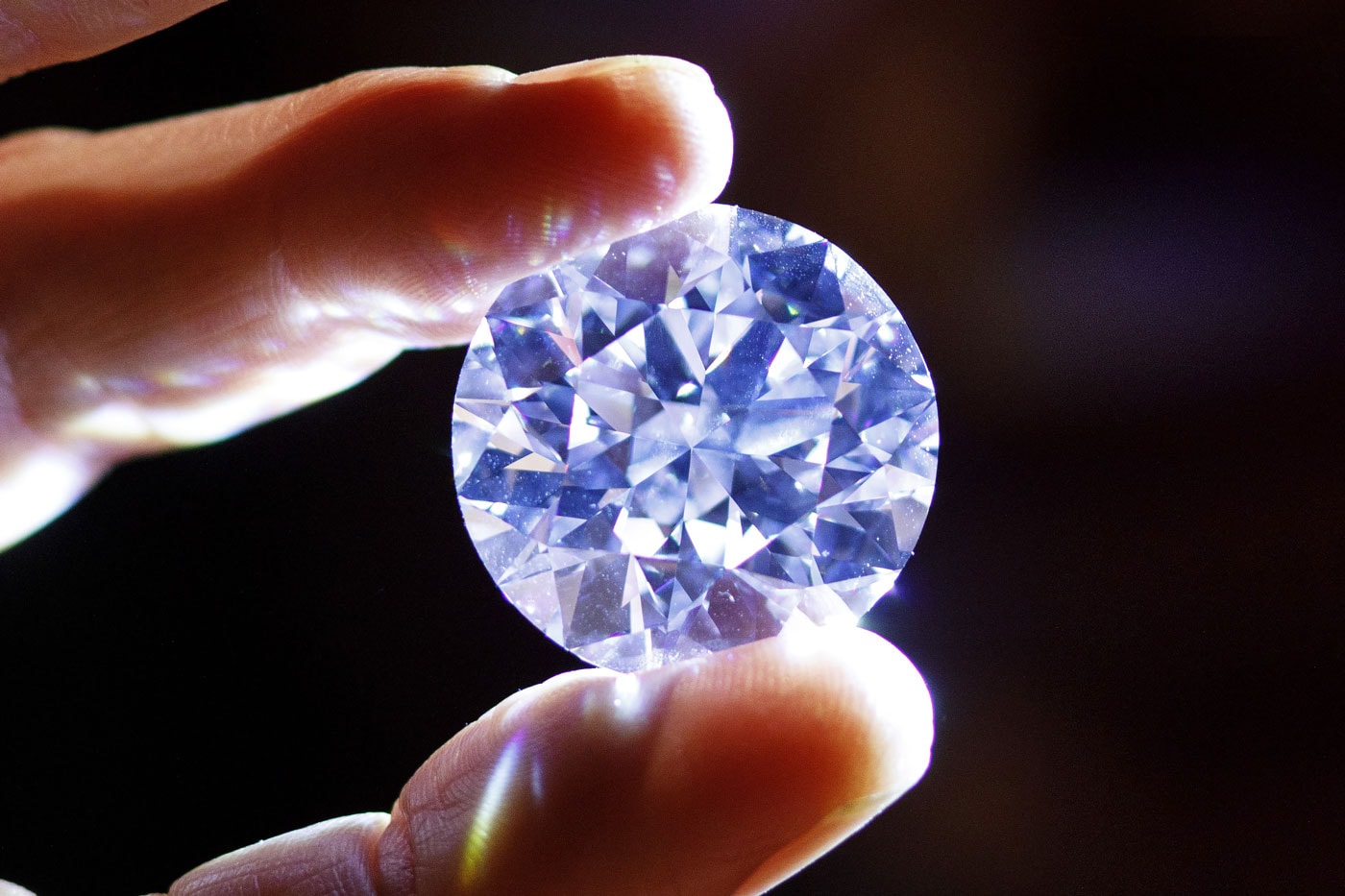 British Woman Finds 34 Carat Diamond Worth Over $2 Million USD During Her Fall Cleaning northumberland home uk jewelry precious stones gem stones featonby's auctioneers 