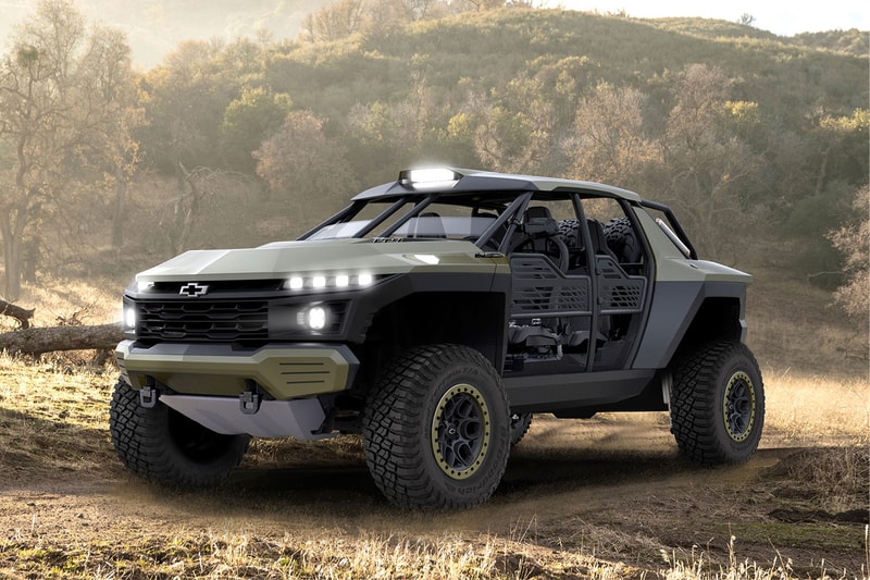 Chevrolet SEMA Silverado chassis The Chevy Beast off-roader concept trucks cars crate engine off-roading Baja racing 