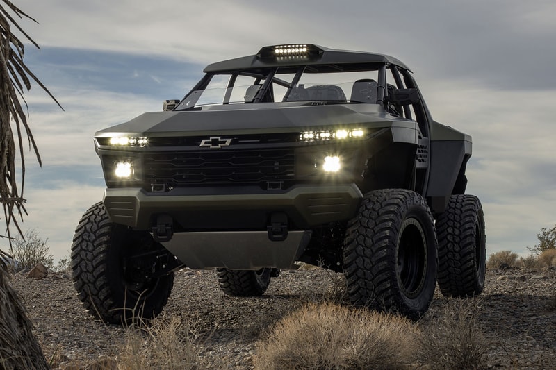 Chevrolet SEMA Silverado chassis The Chevy Beast off-roader concept trucks cars crate engine off-roading Baja racing 