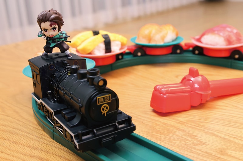 Demon Slayer: Kimetsu no Yaiba Sushi Train Mugen Ressha Takara Tomy Tanjiro