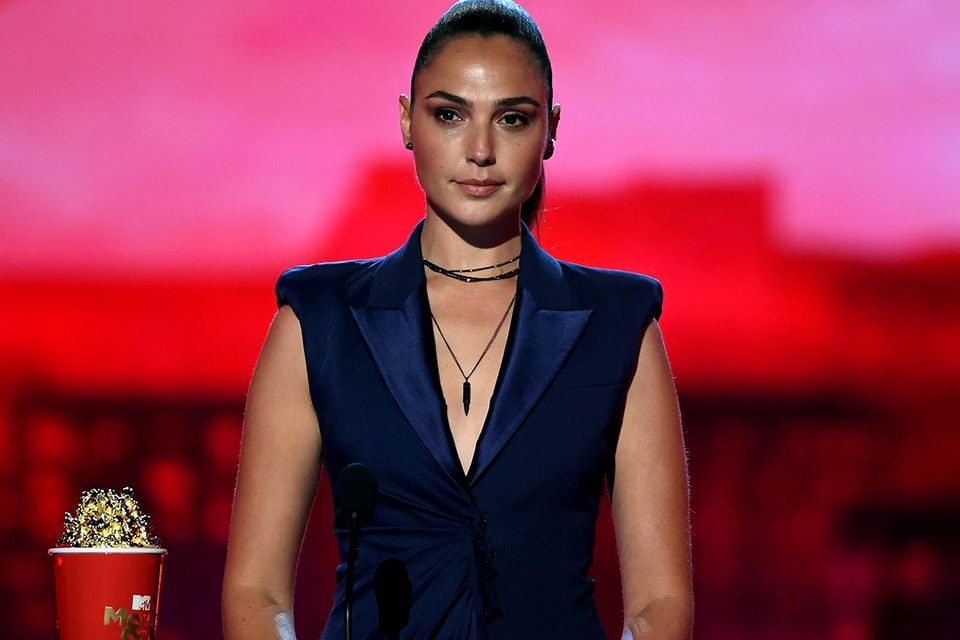 Gal Gadot to Play Evil Queen In Disney's Live-Action 'Snow White' – Deadline