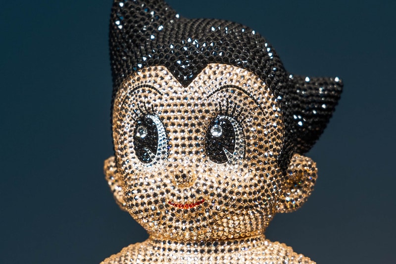 HBX Hong Kong SECRET BASE Swarovski Astro Boy figure  Osamu Tezuka collectibles crystals toys hiddy 