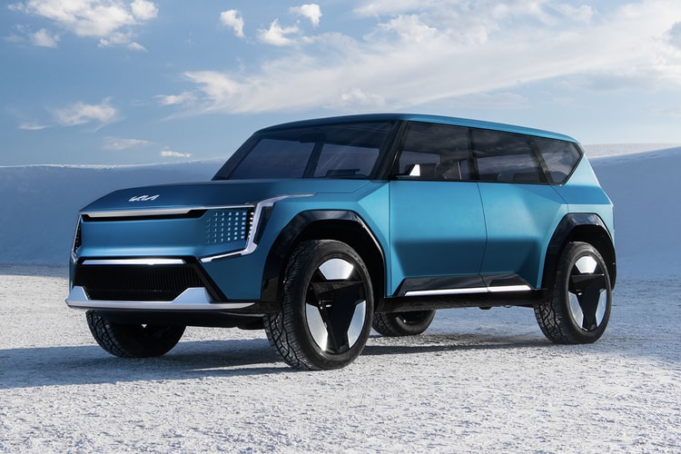 Kia's Electric SUV Concept Unveils Futuristic Designs That Include a 27-Inch Display