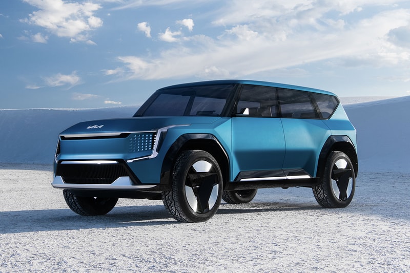 Kia's Electric SUV Concept Unveils Futuristic Designs Including a 27-Inch Display hyundaoi la auto show electric vehicles evs mercedes eqs hyperscreen