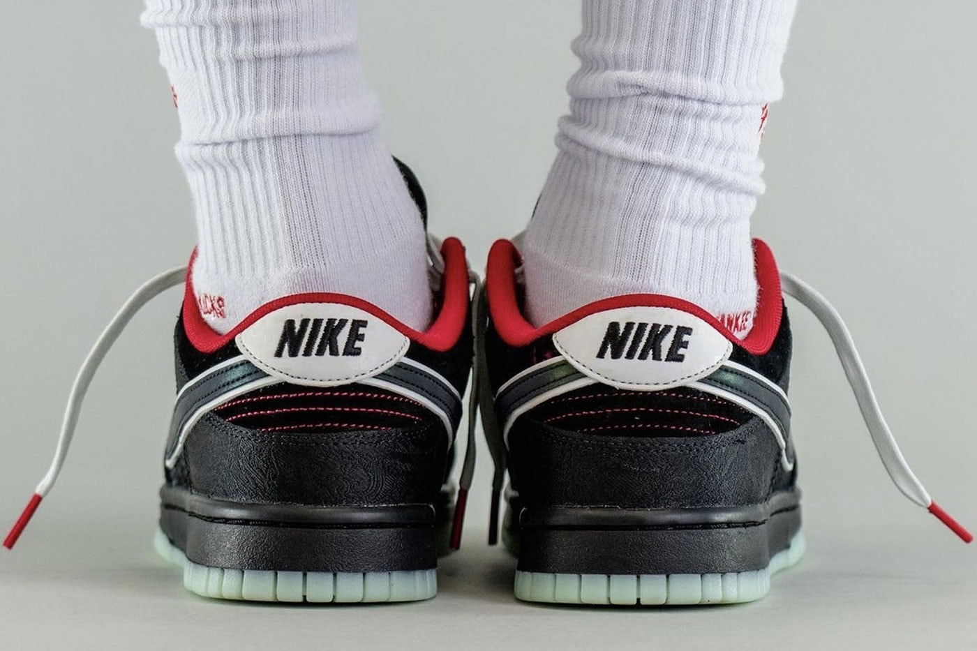 LOOKING AT Nike Dunk Low x LPL The League of Legends (REPS) CLOSE UP 