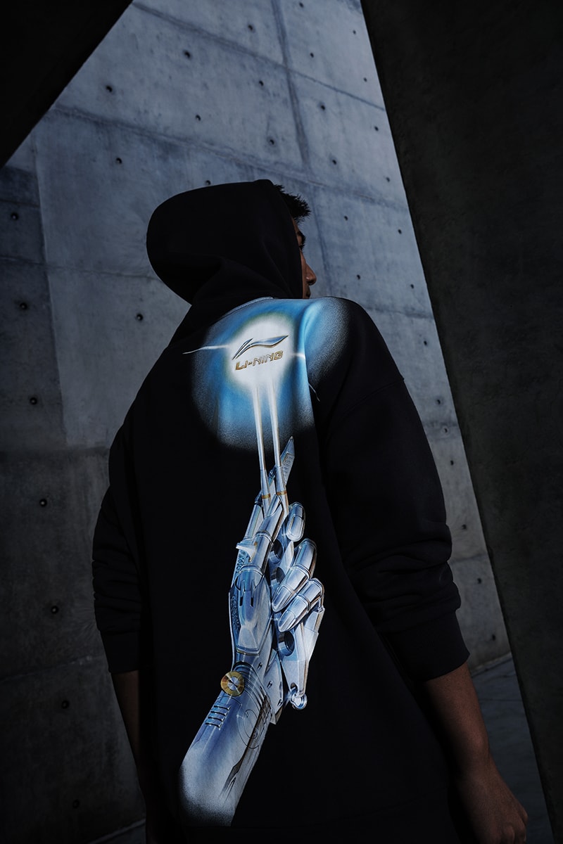 Li-Ning hajime sorayama official collaboration japanese artist let sports light your passion torch symbol tees skateboards basketball running shoe white shadow japan china release