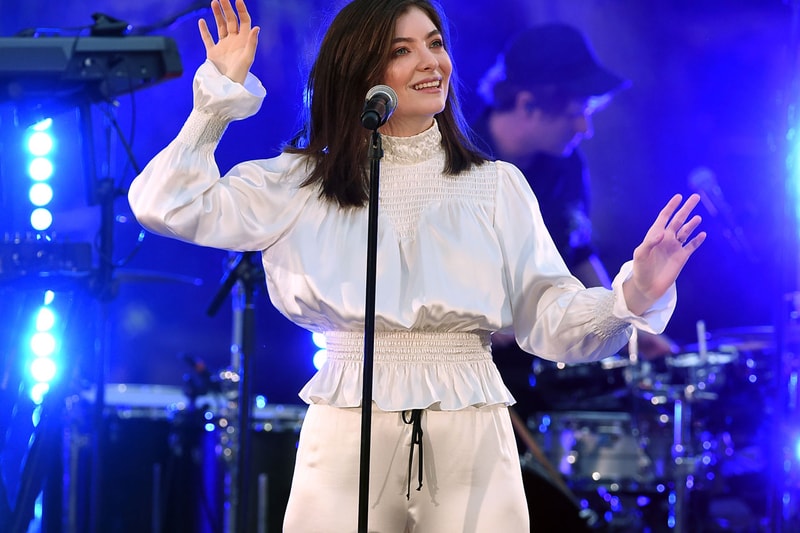 Lorde Drops Two 'Solar Power' Bonus Tracks: "Helen of Troy" and "Hold No Grudge"