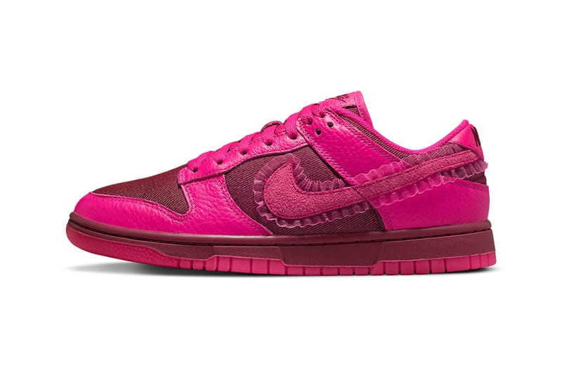 pink red nike dunks