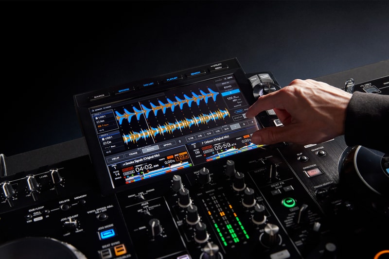 pioneer dj xdj rx3 controller deck release info color on job wheels 10.1 inch touch screen lcd touch preview 1999 usd mobiel small venue controller mixer deck serato rekordbox release info 