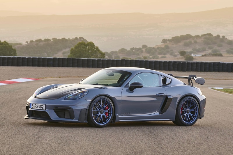 Porsche 2022 718 Cayman GT4 RS news track Nürburgring Nordschleife track cars mid-engine 
