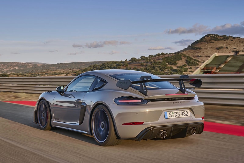 Porsche 2022 718 Cayman GT4 RS news track Nürburgring Nordschleife track cars mid-engine 