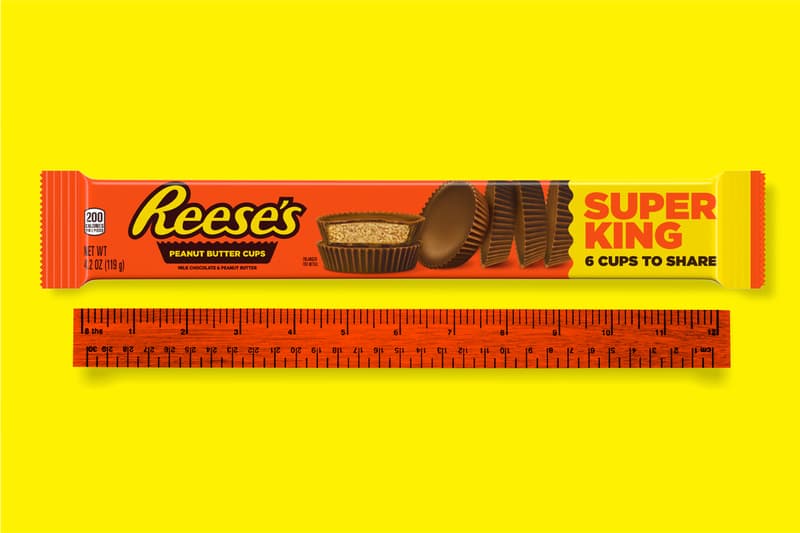 Reese's Super King Offers Over One Foot of Peanut Butter Cups chocolate peanut butter treats king size bar 