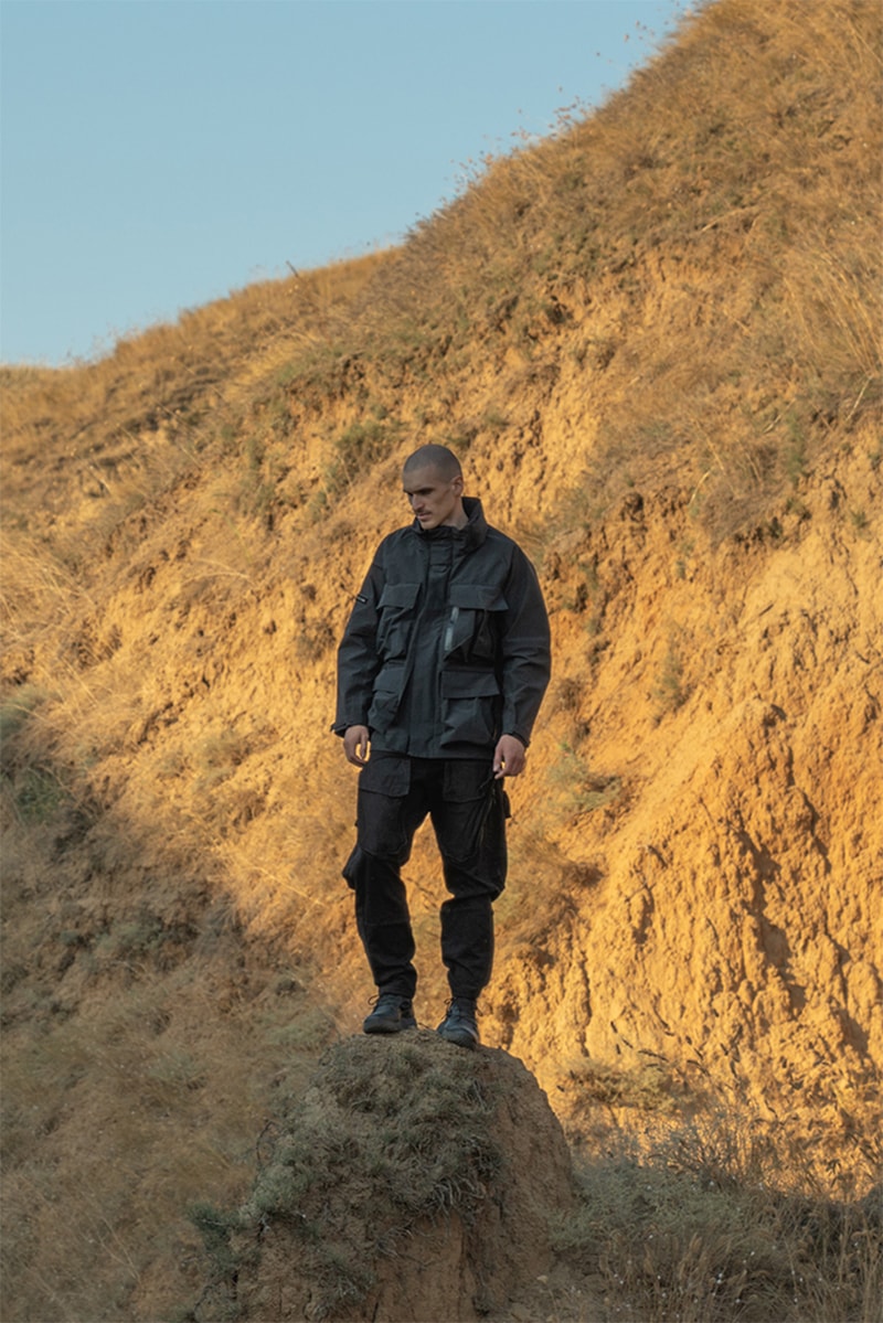 RIOTDIVISION fw22 second horizon collection release info date store list buying guide photos price down jacket fractal parka bomber hoodie carabiner pants leggings camera strap 