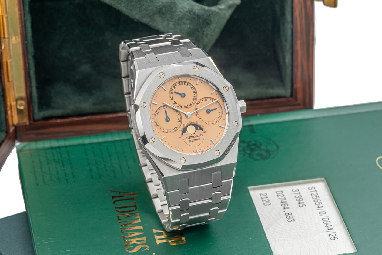 Antiquorum Watch Auction Achieves $17.1m USD With Star Lots From Patek Philippe and Audemars Piguet