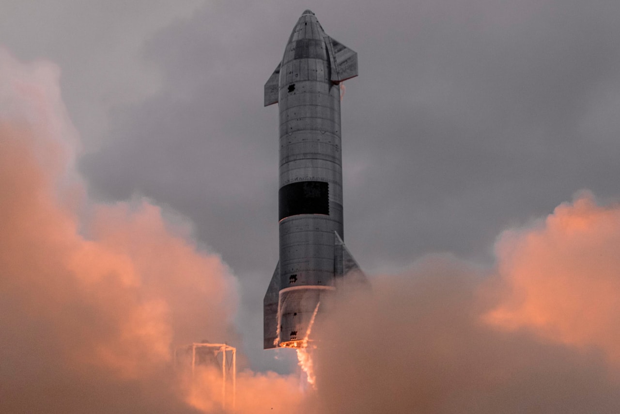 SpaceX Elon Musk Mars Moon NASA Production Raptor Engine Crisis Bankruptcy Risk