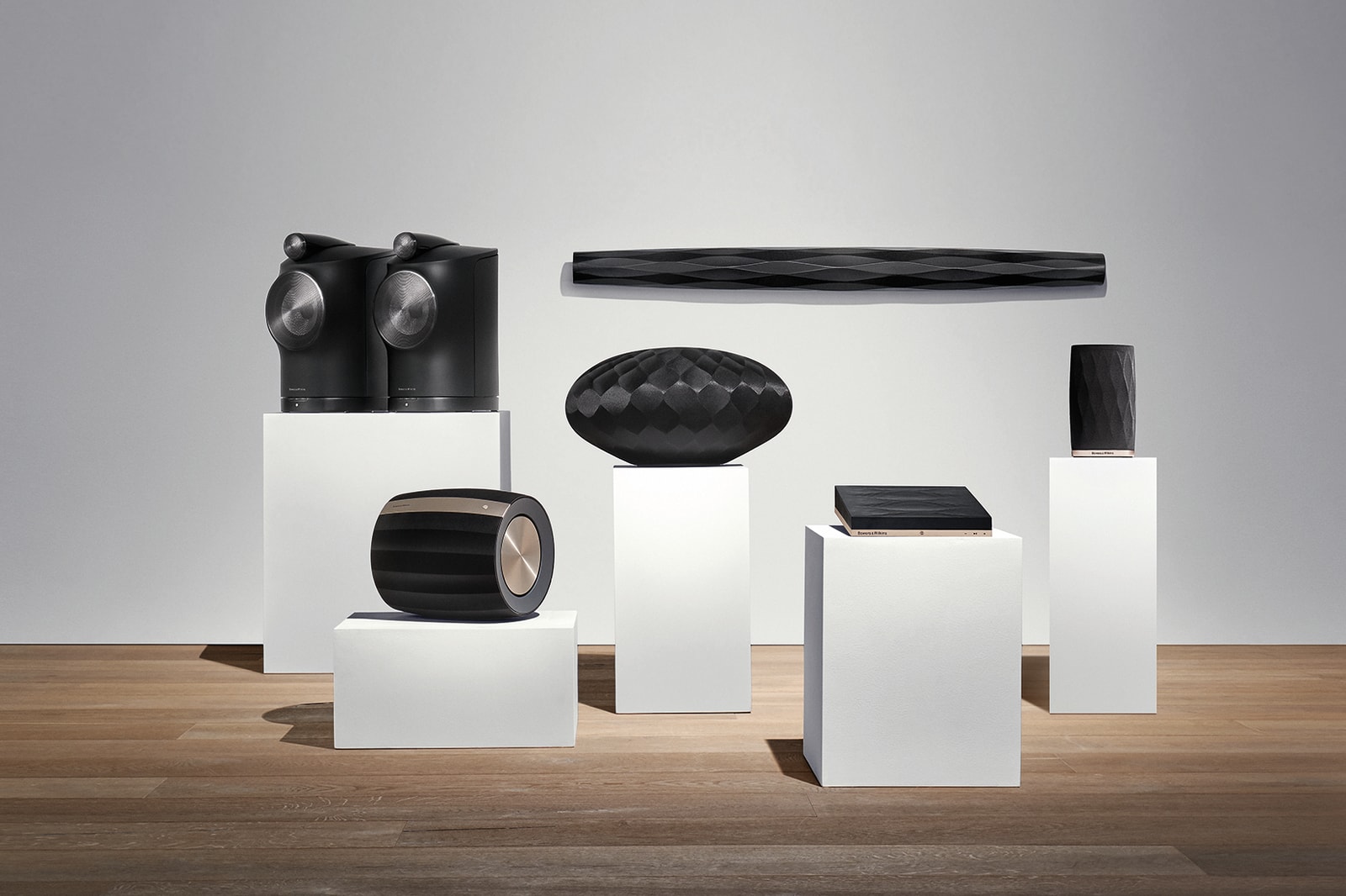 Bowers & Wilkins Speaker and Headphone Range Zeppelin Studio