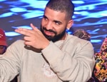 Drake Hands Out Stacks of Cash to Toronto Fans for the Holidays