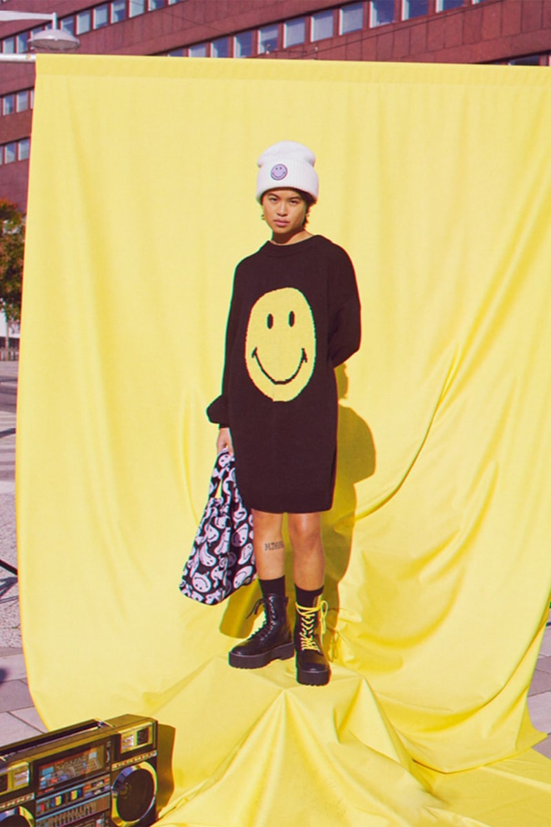 Smiley x H&M Collection Release Info fashion hoodie tees joggers denim beanie necklace white beige yellow purple turquoise 