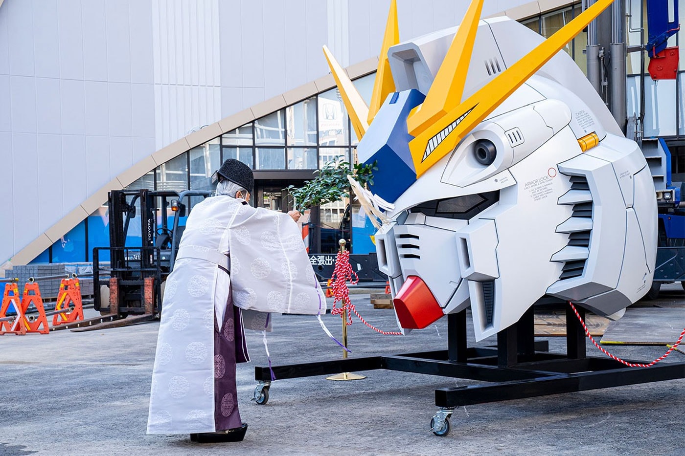 Japan's Newest Life-Sized Gundam Statue Is on Track for Completion RX-93FF V fukuoka anime kyushu