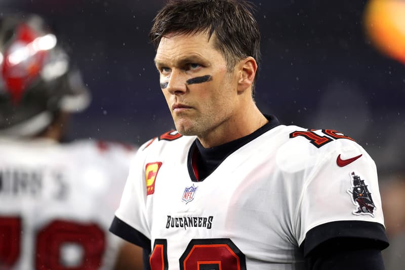 Tom Brady Responds to His Viral Surface Tablet Toss tampa bay buccaneers nfl american football microsoft surface tablet
