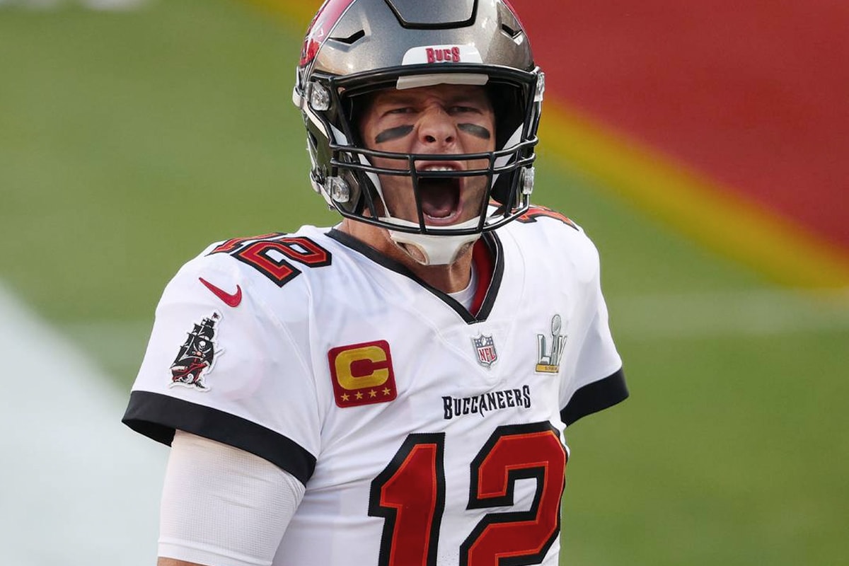 Tom Brady Leads Tampa Bay Buccaneers To Win NFC South Division Title for the First Time Since 2007 qb quarterback american football carolina panthers mike evans chris godwin leonard fournette gronk antonio brown