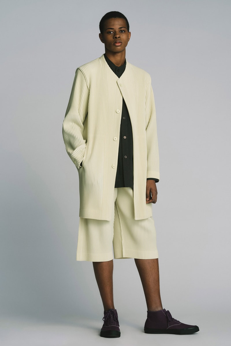 HOMME PLISSÉ ISSEY MIYAKE FW22 Elevates Sculptural Design Fashion