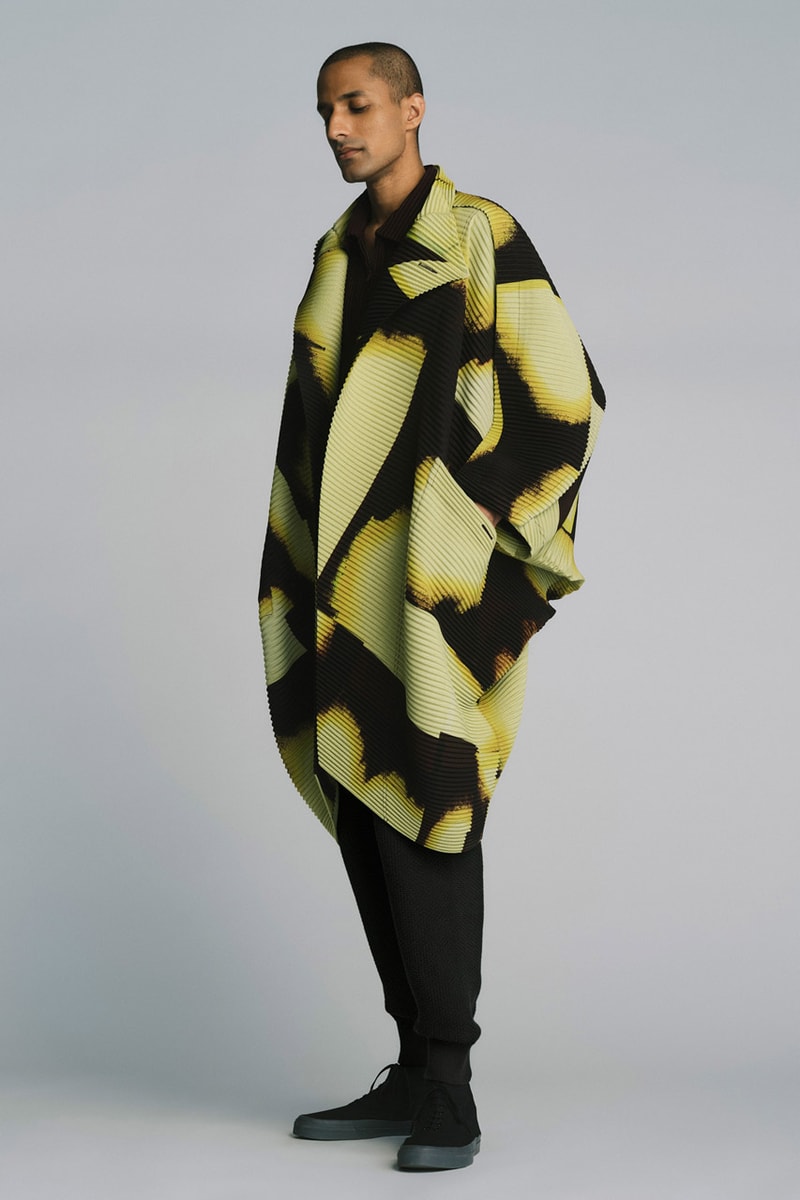 HOMME PLISSÉ ISSEY MIYAKE FW22 Elevates Sculptural Design Fashion