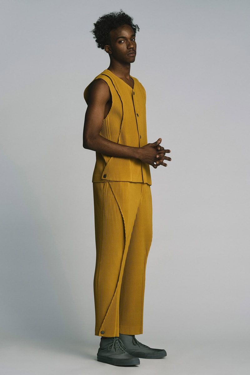 HOMME PLISSÉ ISSEY MIYAKE FW22 Elevates Sculptural Design Fashion