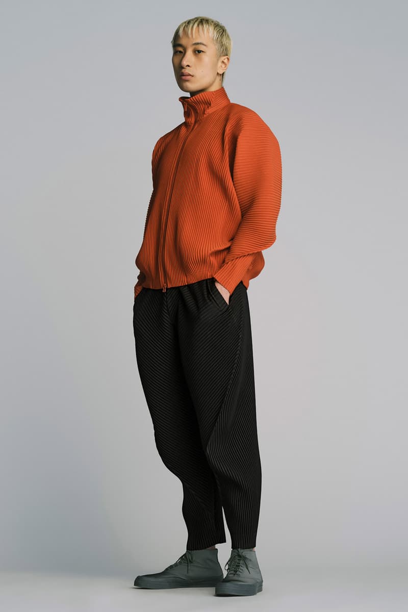 HOMME PLISSÉ ISSEY MIYAKE FW22 Elevates Sculptural Design Fashion