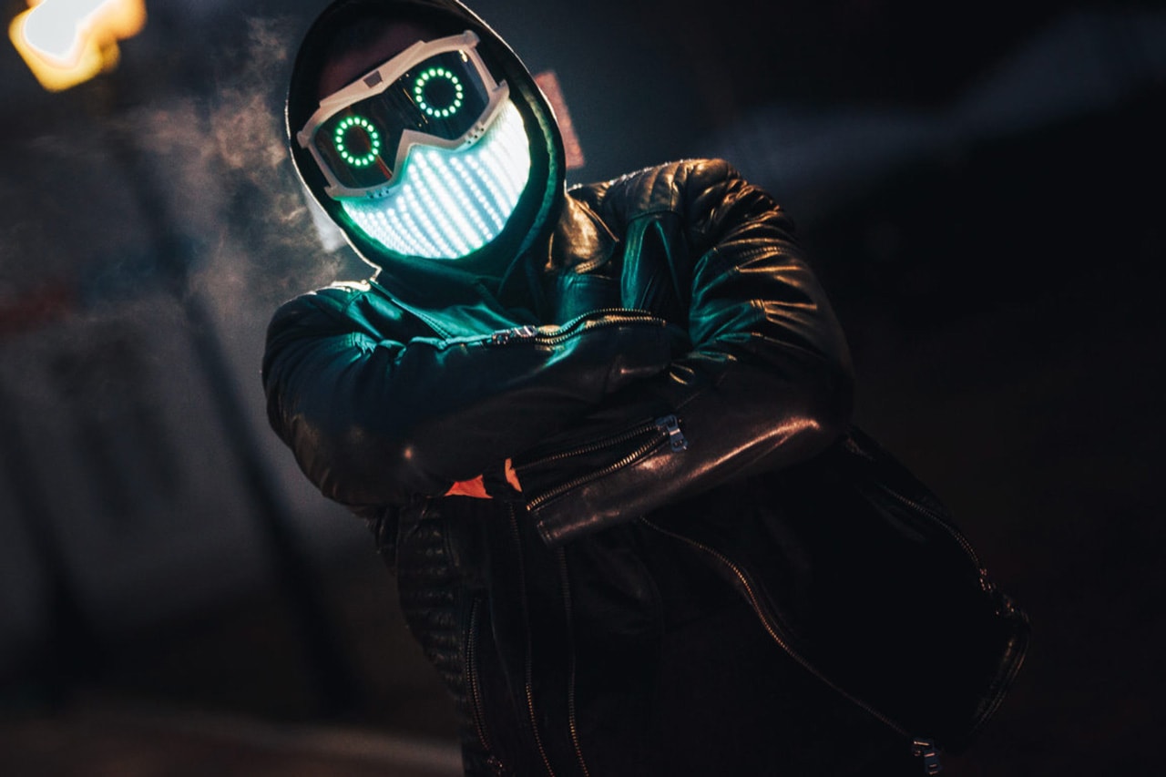 Out This Led Mask That Shows Its User's |