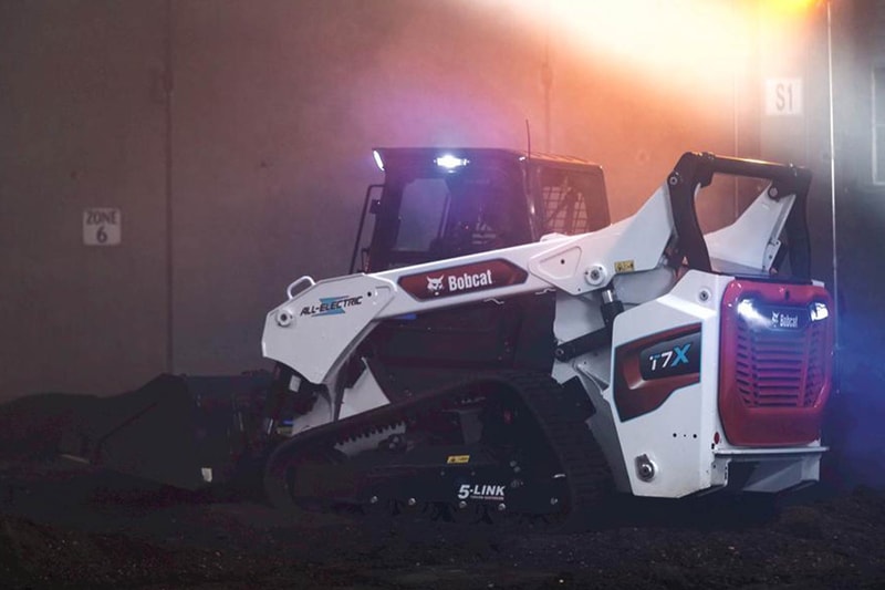Bobcat T7X Compact Track Loader 2022 CES Innovation Award Winner News sustainability eco farming construction repair 